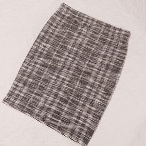 °•Woven black + white skirt•°
